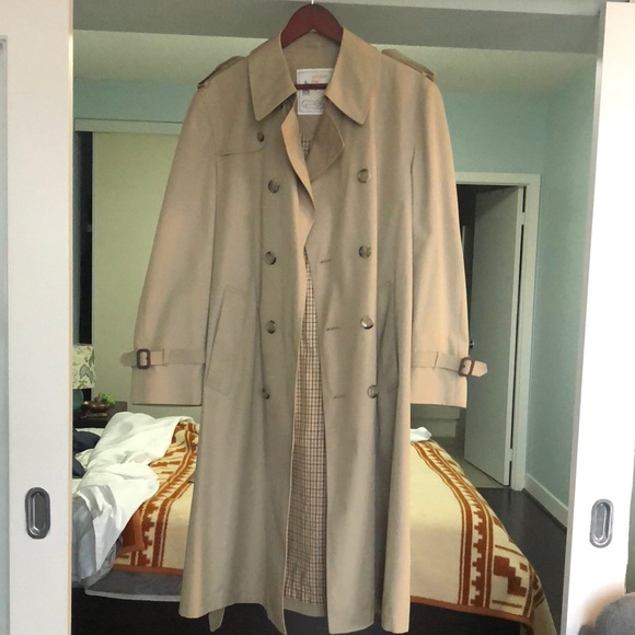 Men’s Vintage London Fog Trench size 40R